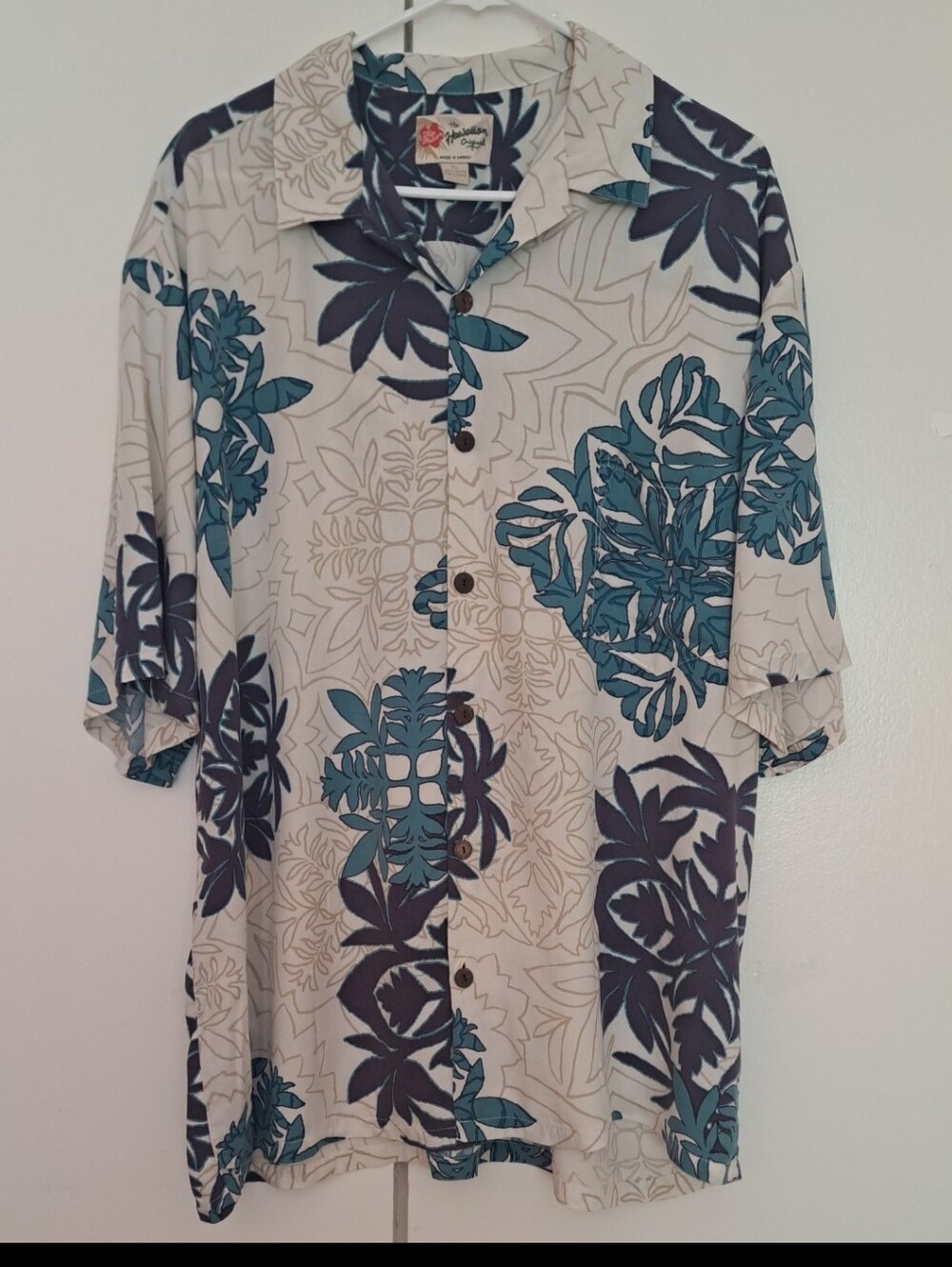 Hilo Hattie Men’s Short-Sleeve Hawaiian Shirt - Teal & Navy on Cream 100% Rayon